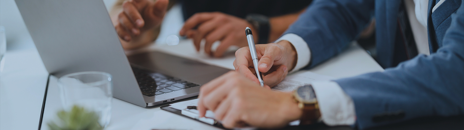 Холоо барих